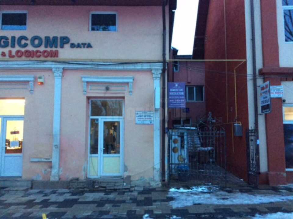 Geamantan suspect detonat de pirotehniști chiar în centrul municipiului Rădăuți