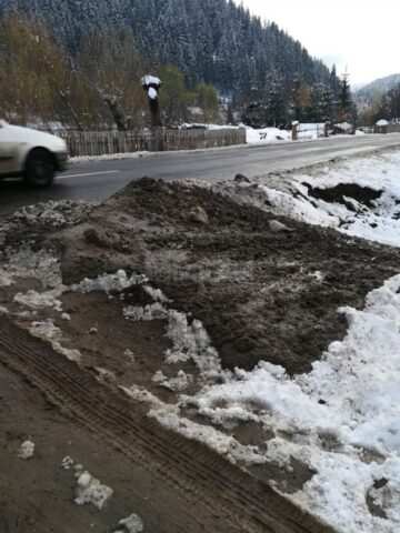 Lucrările la rețeaua de canalizare din Broșteni, un adevărat pericol public