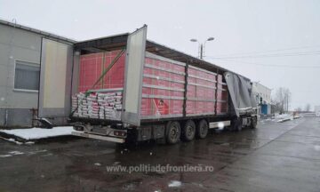 Captură record de țigări de contrabandă în PTF Siret: aproape un milion de pachete care fuseseră ascunse în două tiruri poloneze