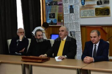 Activitatea a culminant cu lansarea cărții „Reflecții privind România Mare” a universitarului Mihai Iacobescu