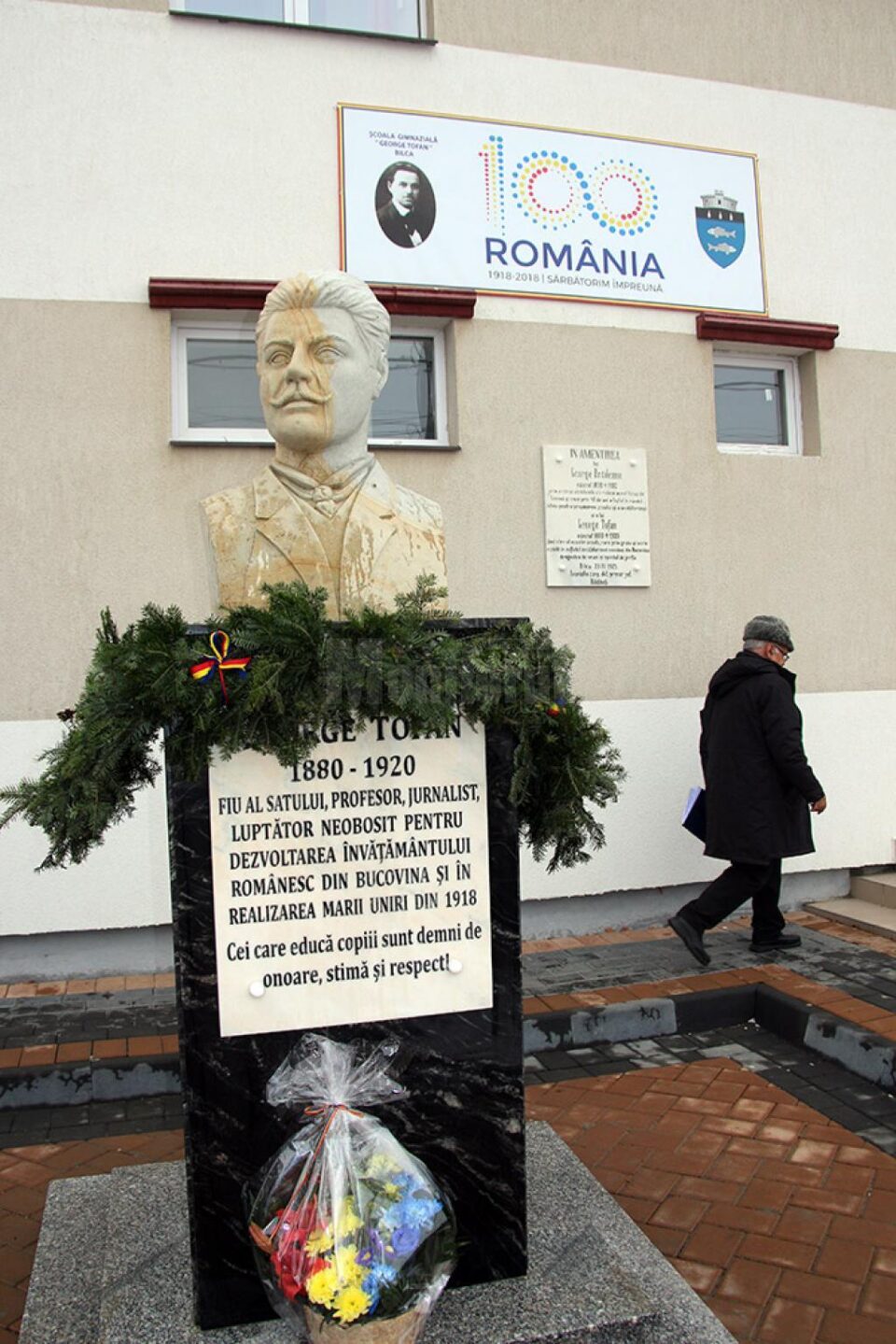 Bustul lui George Tifan, dezvelit la școala din Bilca