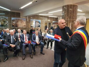 Ședință festivă de Consiliu Local și dezvelirea unei plăci de aniversare a Centenarului, la Primăria Suceava