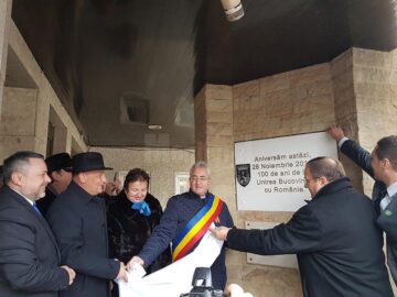 Ședință festivă de Consiliu Local și dezvelirea unei plăci de aniversare a Centenarului, la Primăria Suceava