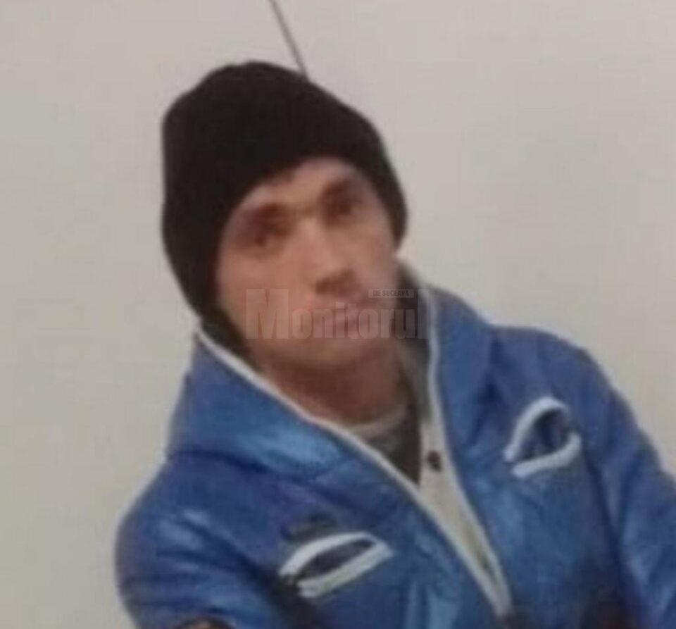 Individul care a lovit o femeie în plină stradă și i-a furat portofelul