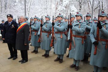 Statuia ecvestră a lui Ștefan cel Mare, reinaugurată de Ziua Bucovinei, cu cântece patriotice și artificii tricolore