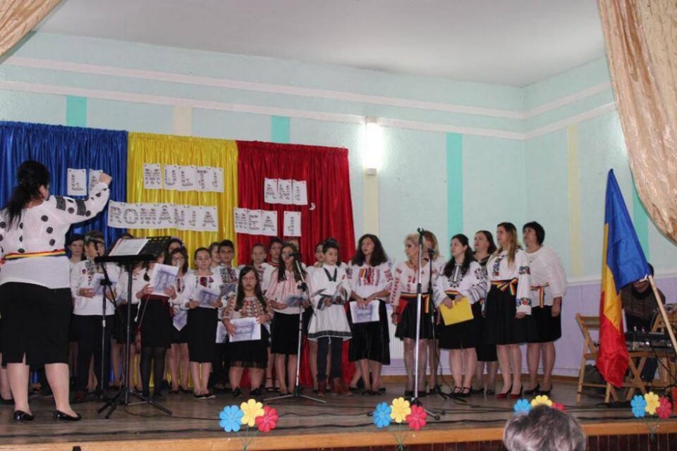 Elevii și cadrele didactice de la școlile din Salcea, Văratec, Prelipca au sărbătorit recent Centenarul Marii Uniri și Ziua Bucovinei