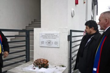 Inaugurarea clădirii reabilitate și modernizate a fost făcută în cadru festiv, în ziua aniversării Centenarului Unirii Bucovinei cu România, prin dezvelirea unei plăgi omagiale