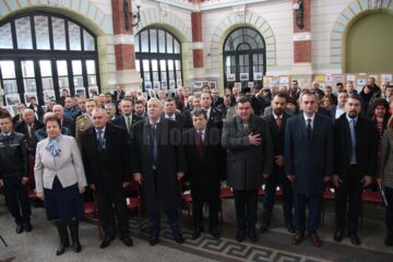 O expoziție cu 177 de fotografii inedite, de acum 100 de ani, poate fi admirată în Sala de Bal a Gării Burdujeni