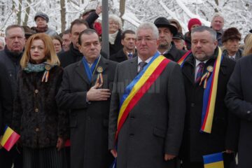Statuia ecvestră a lui Ștefan cel Mare, reinaugurată de Ziua Bucovinei, cu cântece patriotice și artificii tricolore