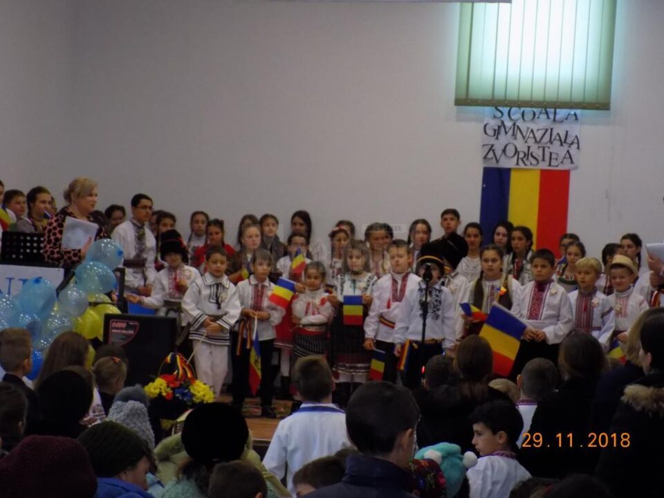 Ziua Națională a României, marcată la școala din Zvoriștea