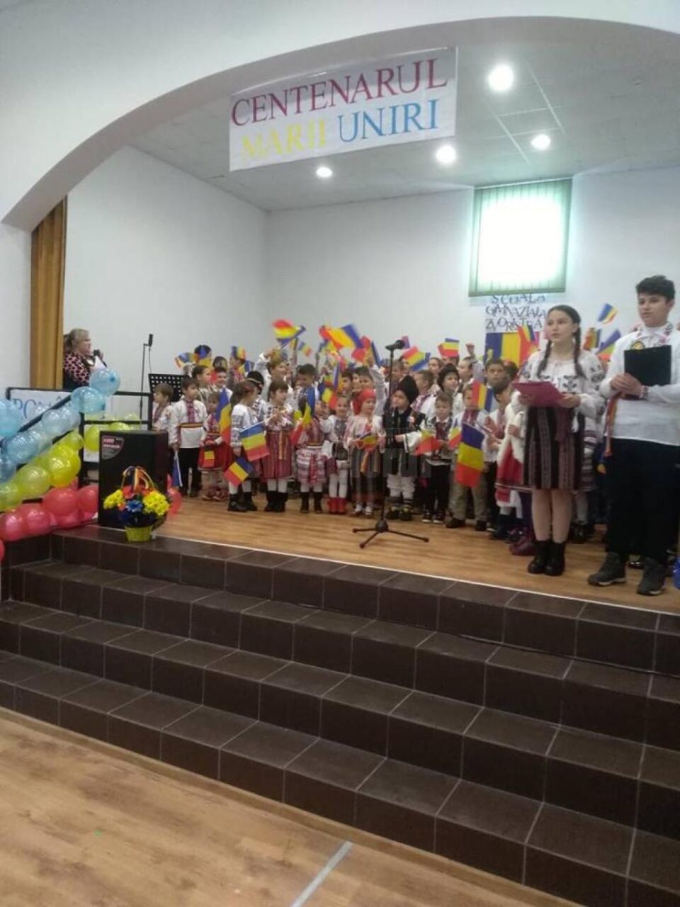 Ziua Națională a României, marcată la școala din Zvoriștea