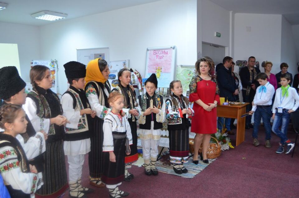 Activități dedicate aniversării a 100 de ani de la Marea Unire, la Școala Nr. 1 Suceava Activități dedicate aniversării a 100 de ani de la Marea Unire, la Școala Nr. 1 Suceava