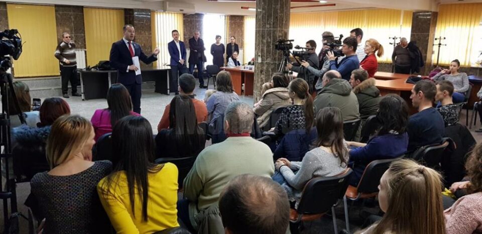 Cheile ANL au fost împărțite vineri celor 89 de tineri care au avut dosarele actualizate
