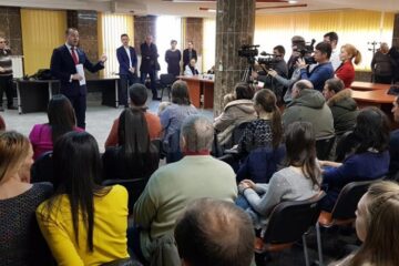 Cheile ANL au fost împărțite vineri celor 89 de tineri care au avut dosarele actualizate