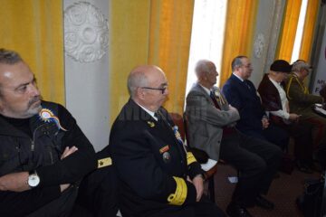 Inițiatorii Proiectului ansamblului monumental al elitelor din Fălticeni au primit titlul de Cetățean de Onoare