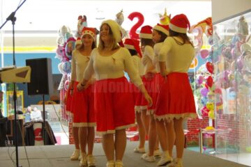 Zeci de copii și persoane adulte cu dizabilități au prezentat ieri spectacolul „Deschide ochii! Deschide inima!”, ediția a XIII-a