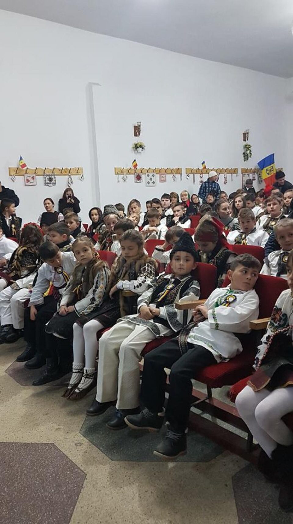 Ziua Națională a României, marcată de elevii Școlii Gimnaziale Ciocănești