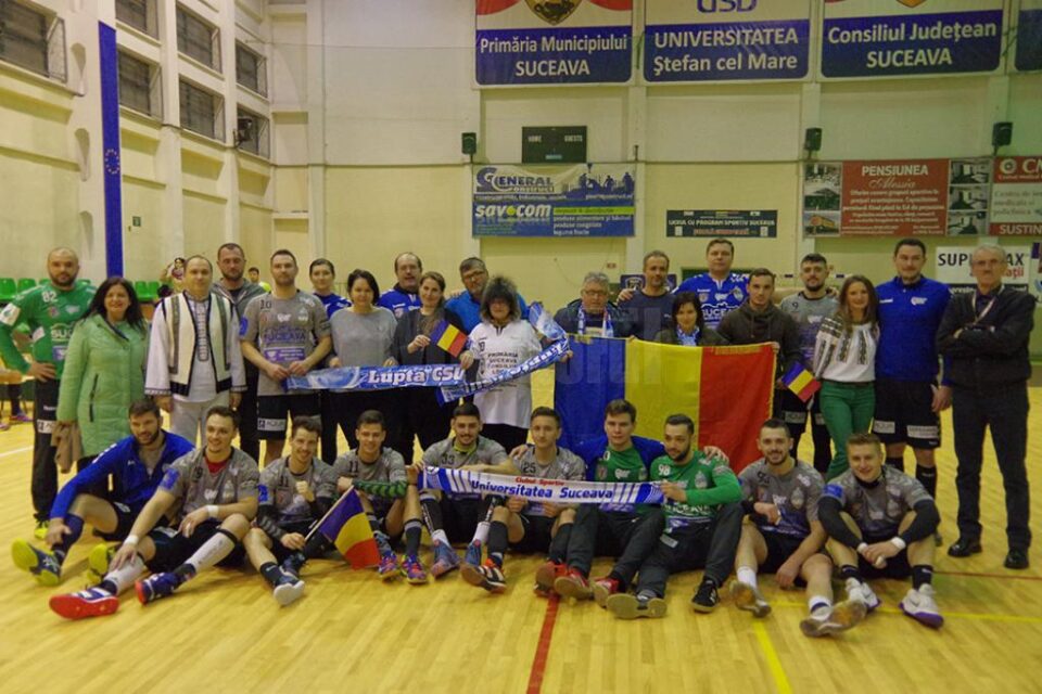 Handbaliștii de la CSU Suceava au sărbătorit Ziua Națională cu o victorie în fața grupării CSM Bacău Handbaliștii de la CSU Suceava au sărbătorit Ziua Națională cu o victorie în fața grupării CSM Bacău