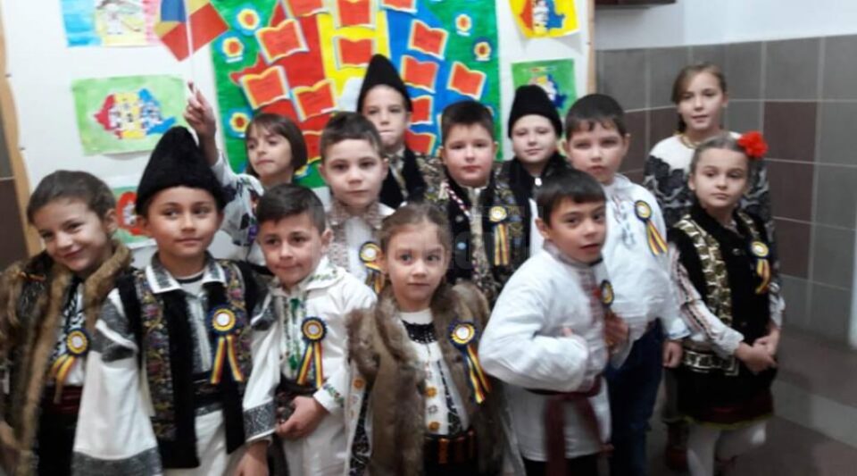 Ziua Națională a României, marcată de elevii Școlii Gimnaziale Ciocănești
