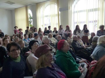 Momente artistice susținute de elevi de la Colegiul „Mihai Eminescu” și lansare de carte, la Biblioteca Bucovinei