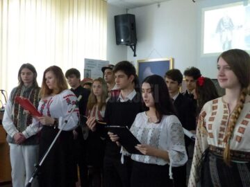 Momente artistice susținute de elevi de la Colegiul „Mihai Eminescu” și lansare de carte, la Biblioteca Bucovinei