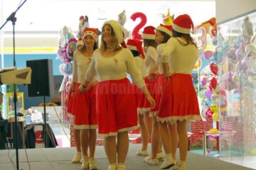 Zeci de copii și persoane adulte cu dizabilități au prezentat ieri spectacolul „Deschide ochii! Deschide inima!”, ediția a XIII-a