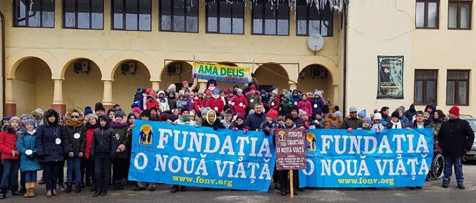Fundația Umanitară “O Nouă Viață” Siret a organizat luni, 3 decembrie, între orele 09:00 – 10:00, marșul “Egal e Normal” Fundația Umanitară “O Nouă Viață” Siret a organizat luni, 3 decembrie, între orele 09:00 – 10:00, marșul “Egal e Normal”