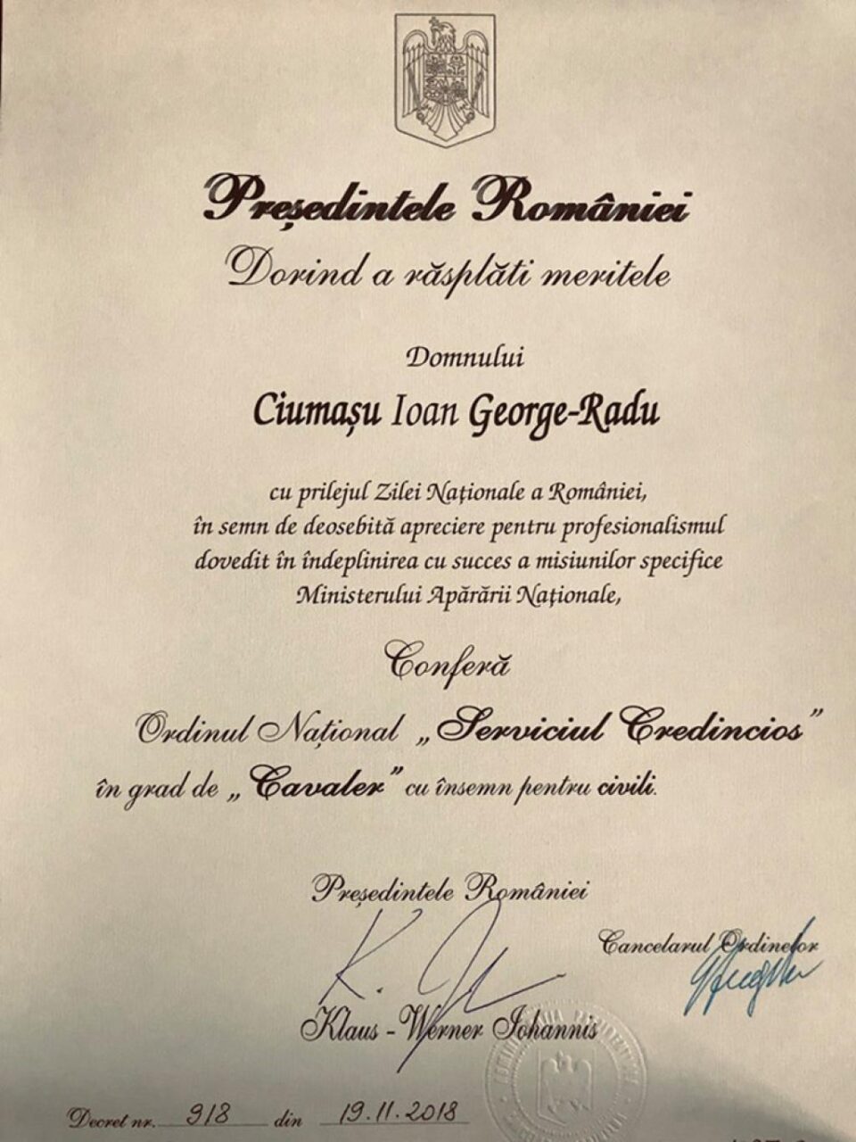 Profesor al Colegiului Militar din Câmpulung, decorat de președintele Klaus Iohannis