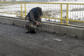 Ultimele retușuri la pod