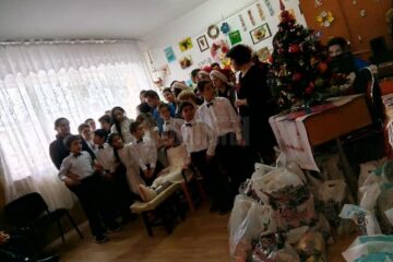 Moș Nicolae, la Centrul Școlar de Educație Incluzivă Suceava