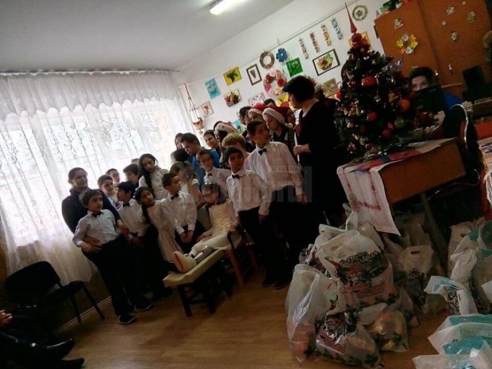 Moș Nicolae, la Centrul Școlar de Educație Incluzivă Suceava