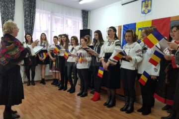 Spectacol la Școala Sanitară de Stat Suceava