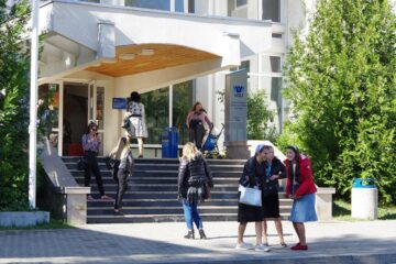 Târg de Crăciun caritabil, organizat de studenți ai USV