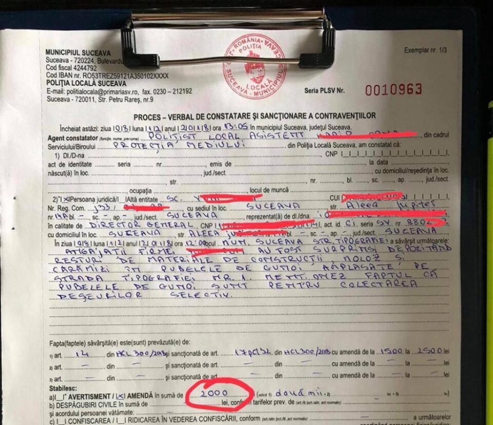 Firmă din Suceava amendată cu 2.000 de lei pentru depozitare de moloz și cărămizi în pubele pentru colectarea selectivă a deșeurilor