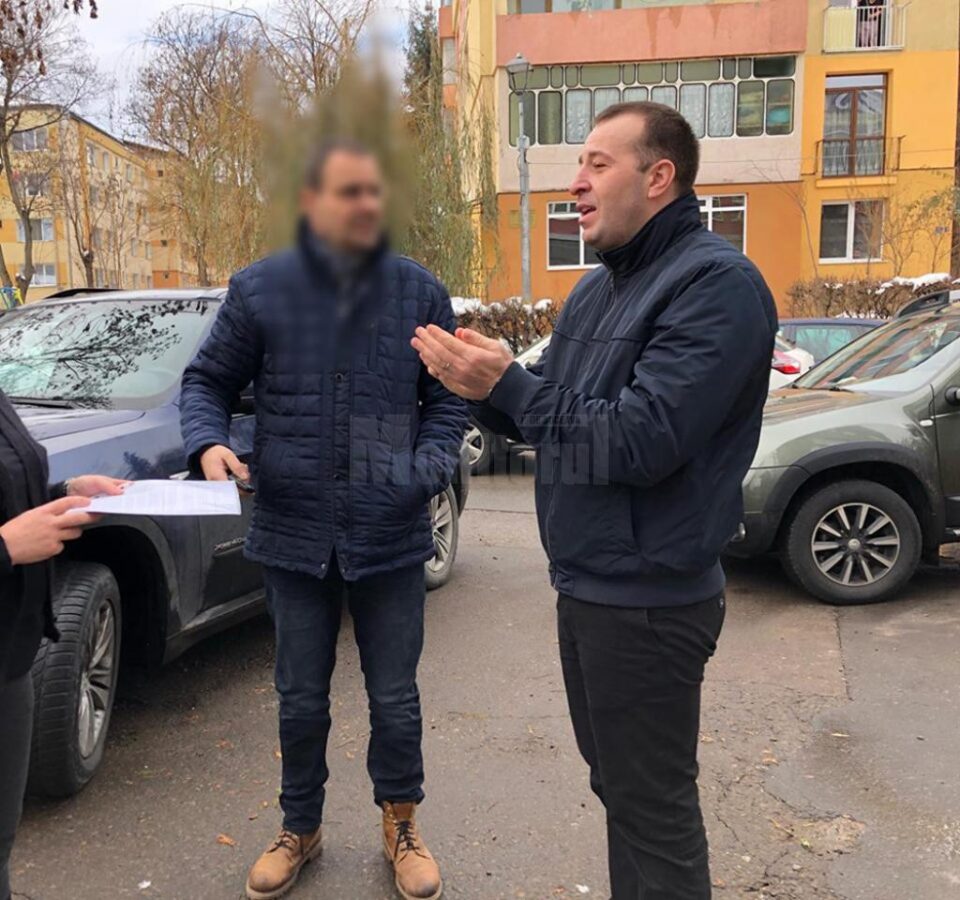 Firmă din Suceava amendată cu 2.000 de lei pentru depozitare de moloz și cărămizi în pubele pentru colectarea selectivă a deșeurilor