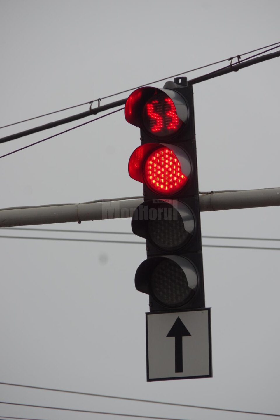 A provocat un accident rutier după ce nu a respectat culoarea roșie a semaforului