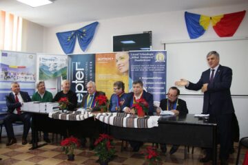 Prezidiul Festivalului „Poeții nemuririi noastre”