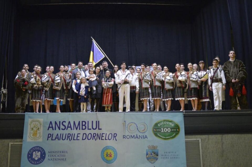 Ansamblul Folcloric „Plaiurile Dornelor” de la Clubul Copiilor din Vatra Dornei în Italia Ansamblul Folcloric „Plaiurile Dornelor” de la Clubul Copiilor din Vatra Dornei în Italia