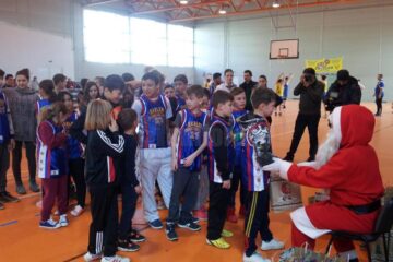 170 de copii vor fi făcuți fericiți în cadrul evenimentului „Și moșul joacă baschet”