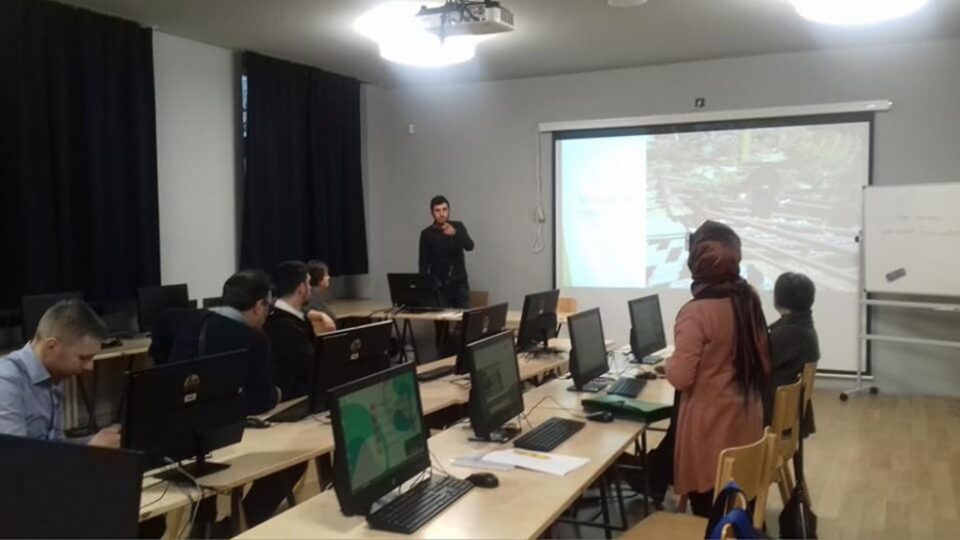 ,,Erdkinder-Montessori pentru adolescenți”