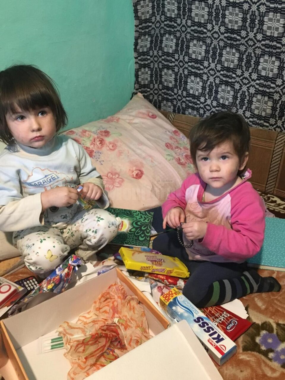 Peste 240 de copii din sate sărace din județele Suceava și Botoșani, ajutați în cadrul proiectului social „Cutia cu Vise”