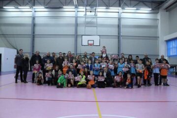 Acțiunea caritabilă Moș Crăciun joacă Baschet este la a treia ediție