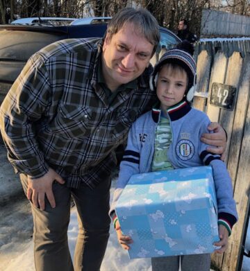 Peste 240 de copii din sate sărace din județele Suceava și Botoșani, ajutați în cadrul proiectului social „Cutia cu Vise”