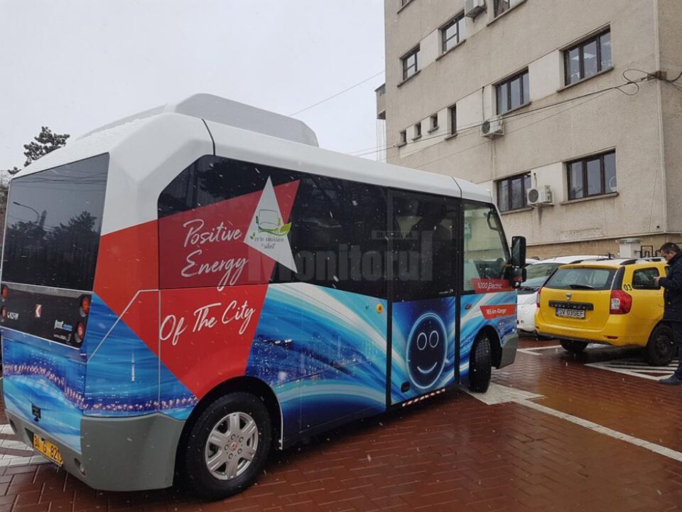 Sucevenii au ocazia, de vineri, să circule gratuit cu un prim autobuz electric Karsan Jest