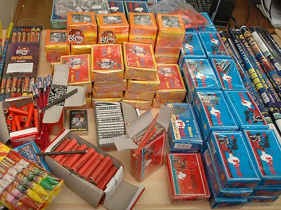 600 de petarde confiscate în urma unei percheziții, în cadrul unei anchete demarate de polițiști 600 de petarde confiscate în urma unei percheziții, în cadrul unei anchete demarate de polițiști