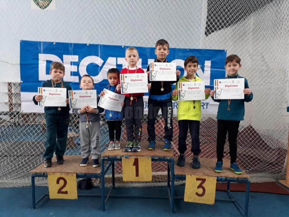 Podiumul celor mai mici dintre atleții de la Cupa "Moș Crăciun", Prichindeii