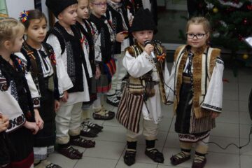 „Istețeii” de la Moldovița au încântat redacția "Monitorul" cu un spectacol de tradiții de iarnă