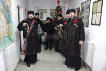 Grupul "Străjerii Obcinilor" a colindat redacția Monitorul de Suceava