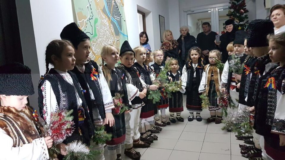 „Istețeii” de la Moldovița au încântat redacția Monitorul