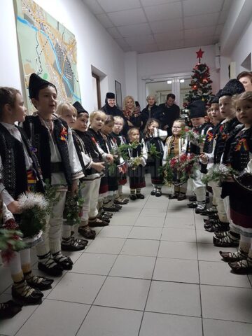 „Istețeii” de la Moldovița au încântat redacția "Monitorul" cu un spectacol de tradiții de iarnă